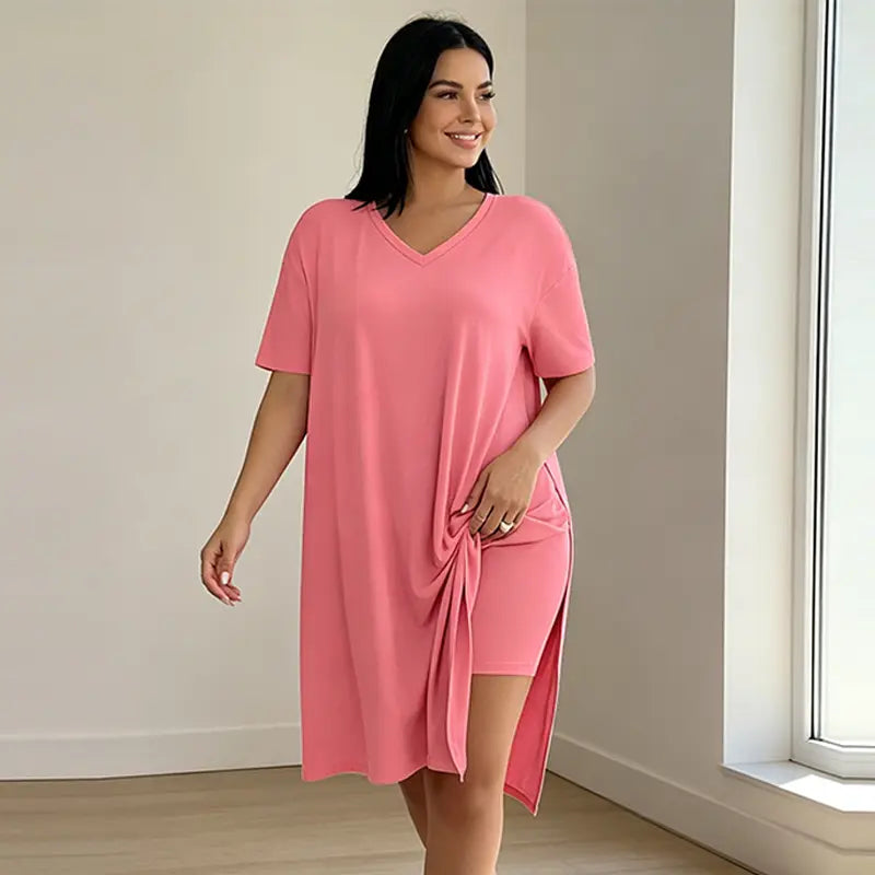 Damski letni komplet 2-częściowy Plus Size – długa koszulka z bocznym rozcięciem i szorty, miękki, elastyczny i przewiewny materiał