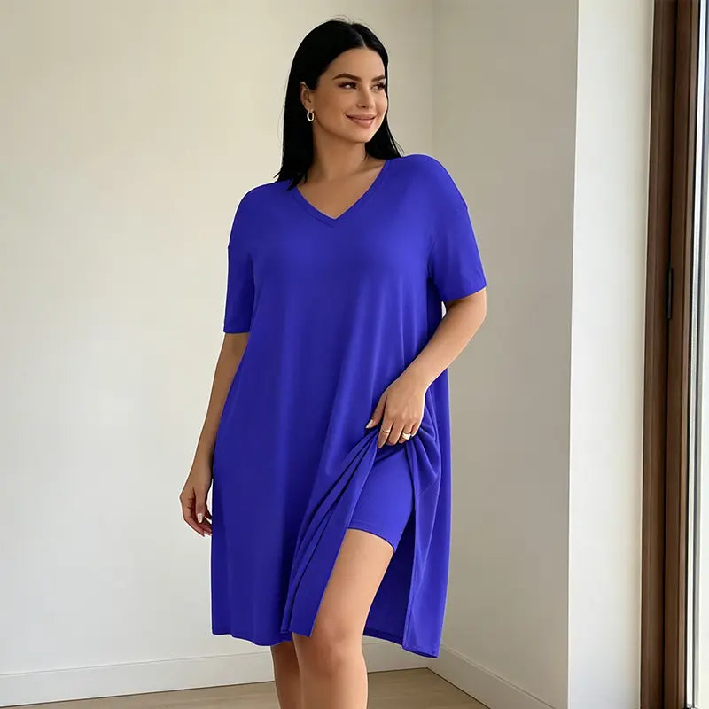 Damski letni komplet 2-częściowy Plus Size – długa koszulka z bocznym rozcięciem i szorty, miękki, elastyczny i przewiewny materiał